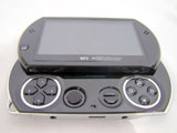 PSP goに見た目がソックリの中国製パチモノ『PXP-2000』